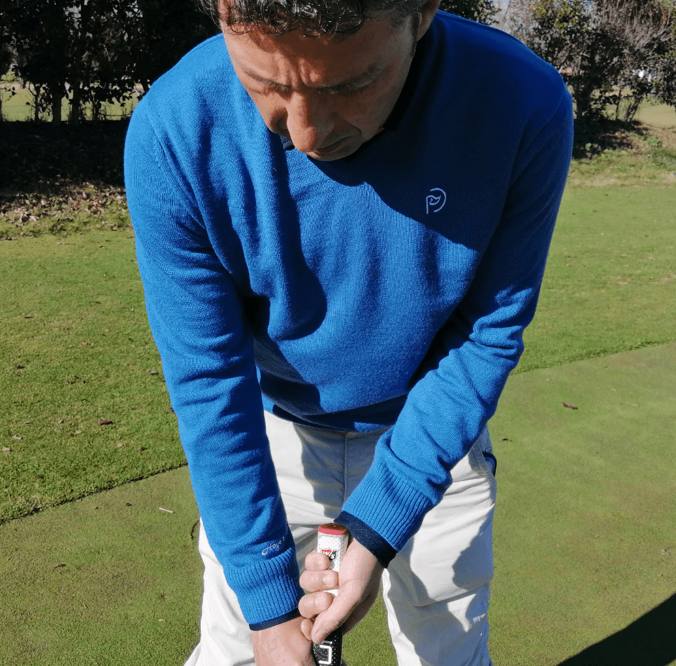 Look 3: Jersey azul + pantalón blanco (hombre) - Hoyo 7