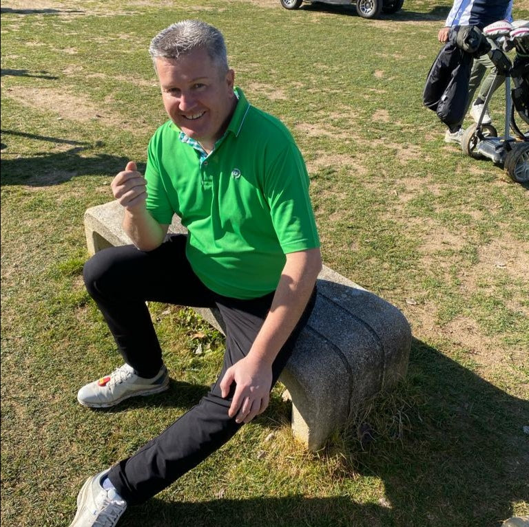 Polo de golf verde, manga corta, con detalles en cuadros, UPF 50+, hombre