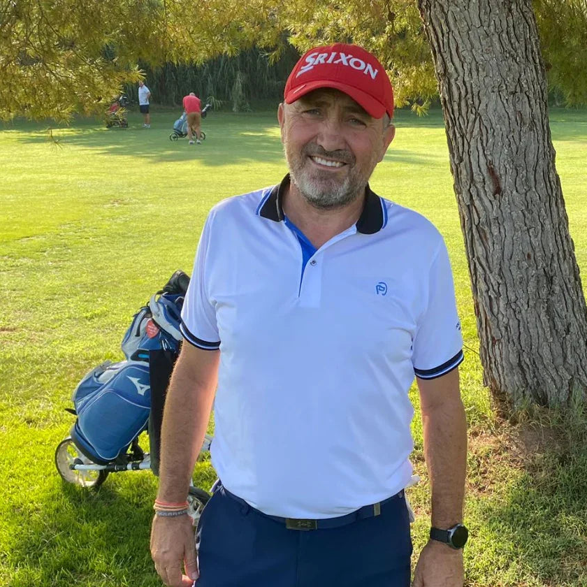 Polo tecnico golf hombre blanco con detalles royal y marino