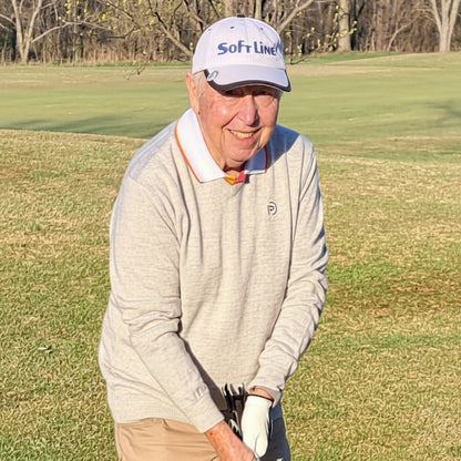 Cliente con jersey gris