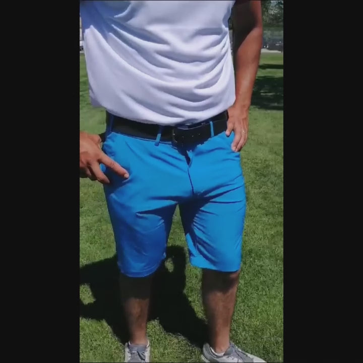 Video bermudas técnicas azules en uso