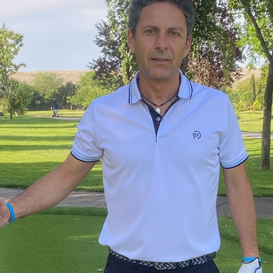 Polo técnico golf blanco, hombre. ¡Estilo y elegancia!