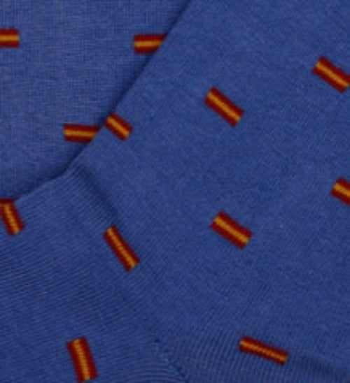 Detalle calcetines bandera España azul denim